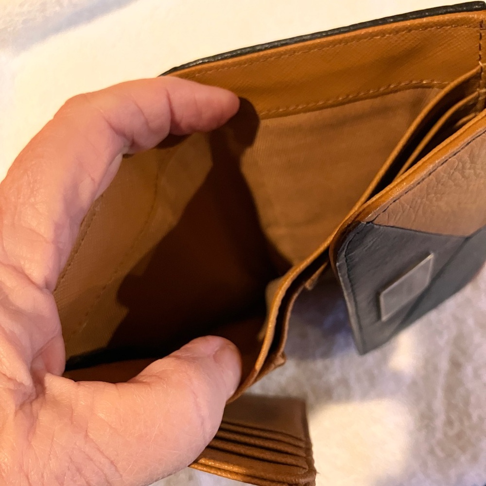 Ladies Fossil Tri-Color Leather Wallet - image 5